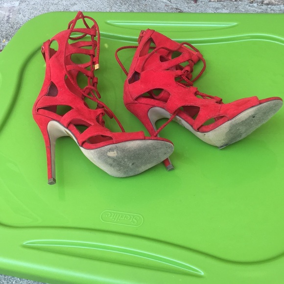 Red heels - Picture 3 of 3
